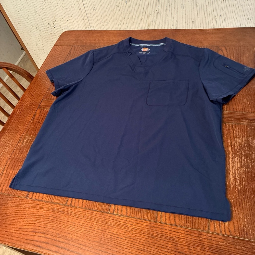 Dickies Dynamix Scrubs Men’s 2XL Wicking V-Neck Top DK610 Navy